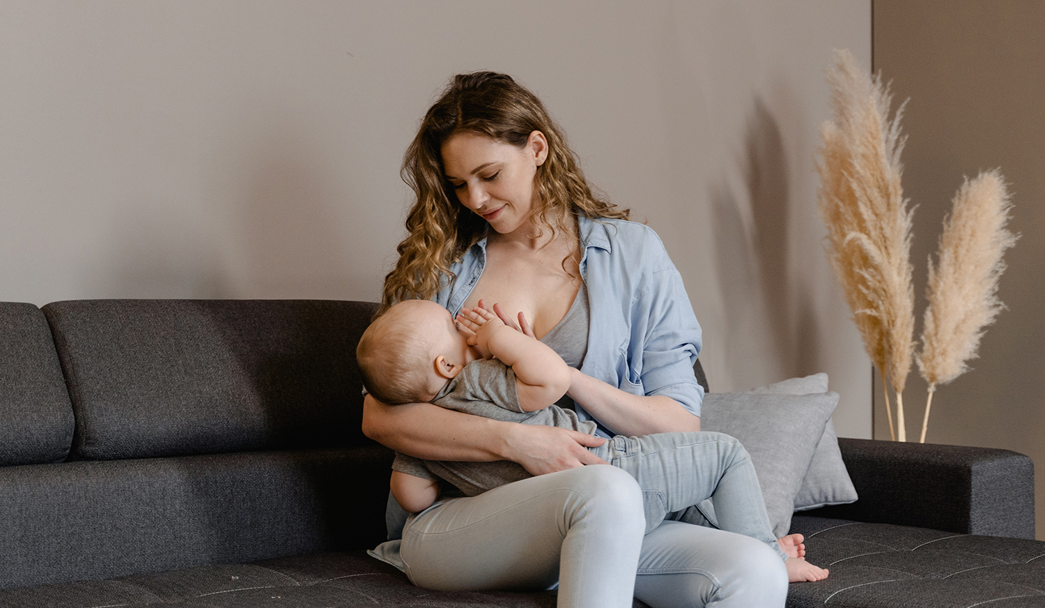 Breastfeeding Awareness Month 2023: Benefits of breastfeeding for both  mother and child - Lifestyle News